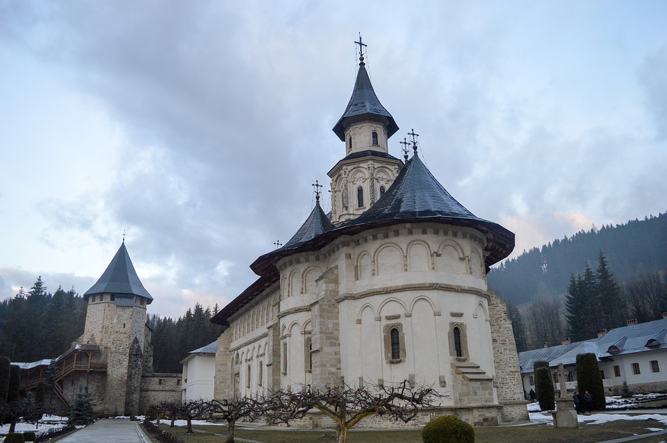 biserică în Moldova